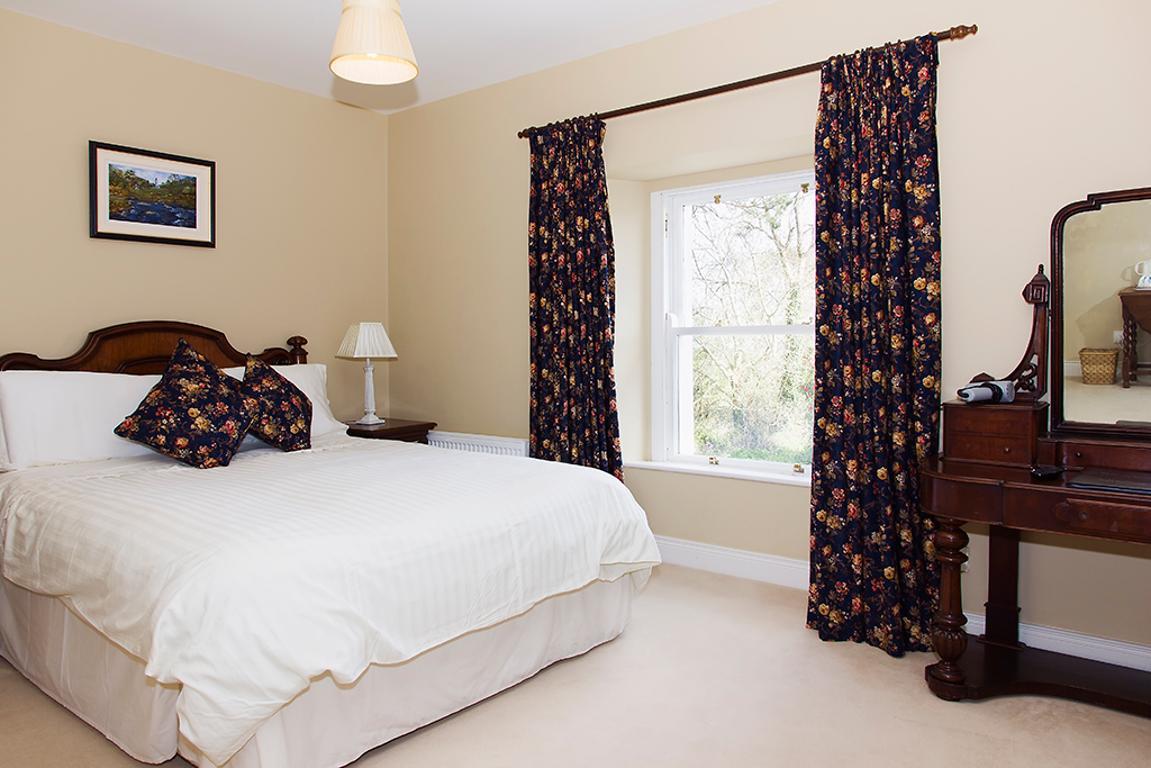 Ballinclea House Bed And Breakfast Brittas Bay Bagian luar foto